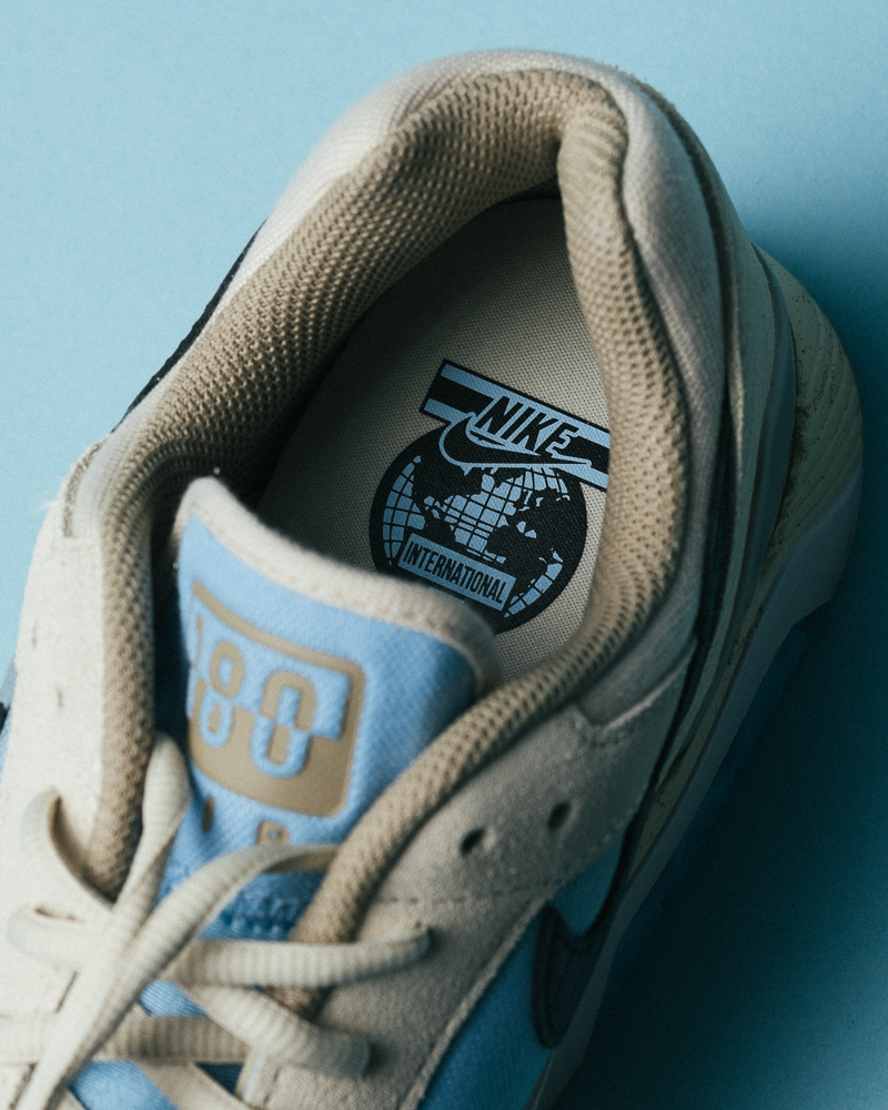 Nike Air 180 vue de profil